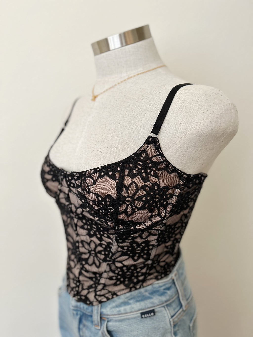 ANGELINA Crop Top-BLACK LACE